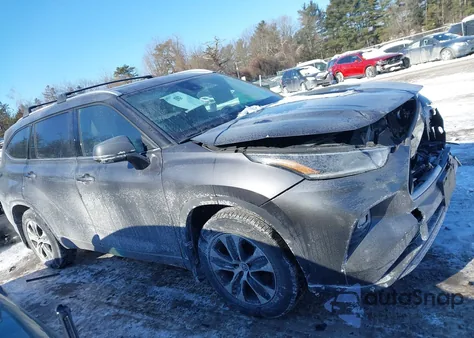 2021 Toyota Highlander Xle from USA, damaged, VIN 5TDGZRBHXMS119124